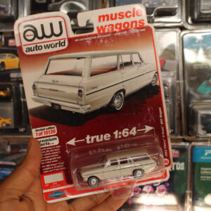 Auto World Chevy Nova 400 Wagon Blanco 1:64